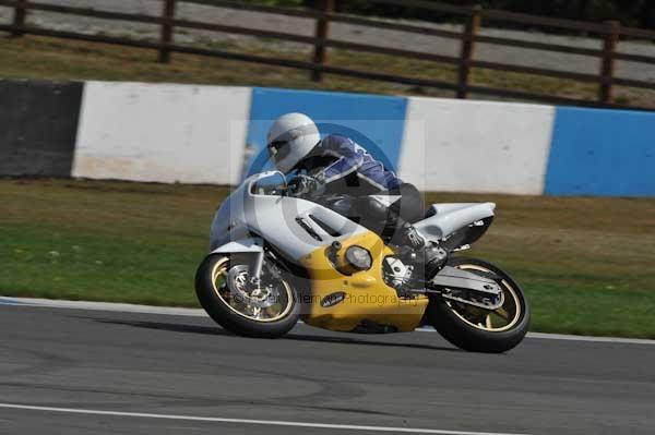 Motorcycle action photographs;donington;donington park leicestershire;donington photographs;event digital images;eventdigitalimages;no limits trackday;peter wileman photography;trackday;trackday digital images;trackday photos