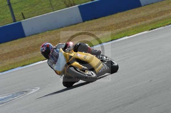 Motorcycle action photographs;donington;donington park leicestershire;donington photographs;event digital images;eventdigitalimages;no limits trackday;peter wileman photography;trackday;trackday digital images;trackday photos