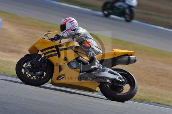 Motorcycle action photographs;donington;donington park leicestershire;donington photographs;event digital images;eventdigitalimages;no limits trackday;peter wileman photography;trackday;trackday digital images;trackday photos