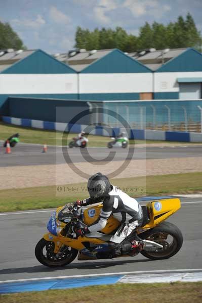 Motorcycle action photographs;donington;donington park leicestershire;donington photographs;event digital images;eventdigitalimages;no limits trackday;peter wileman photography;trackday;trackday digital images;trackday photos