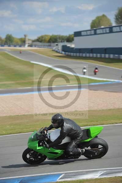 Motorcycle action photographs;donington;donington park leicestershire;donington photographs;event digital images;eventdigitalimages;no limits trackday;peter wileman photography;trackday;trackday digital images;trackday photos