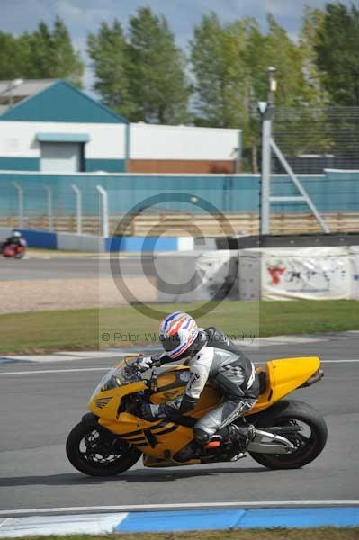 Motorcycle action photographs;donington;donington park leicestershire;donington photographs;event digital images;eventdigitalimages;no limits trackday;peter wileman photography;trackday;trackday digital images;trackday photos