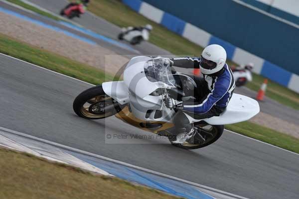 Motorcycle action photographs;donington;donington park leicestershire;donington photographs;event digital images;eventdigitalimages;no limits trackday;peter wileman photography;trackday;trackday digital images;trackday photos