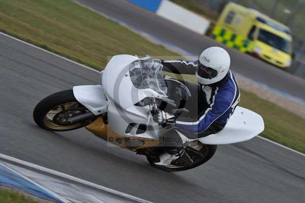 Motorcycle action photographs;donington;donington park leicestershire;donington photographs;event digital images;eventdigitalimages;no limits trackday;peter wileman photography;trackday;trackday digital images;trackday photos