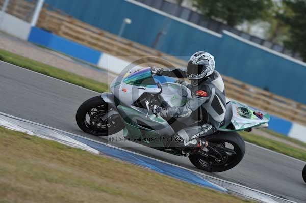 Motorcycle action photographs;donington;donington park leicestershire;donington photographs;event digital images;eventdigitalimages;no limits trackday;peter wileman photography;trackday;trackday digital images;trackday photos