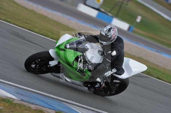 Motorcycle action photographs;donington;donington park leicestershire;donington photographs;event digital images;eventdigitalimages;no limits trackday;peter wileman photography;trackday;trackday digital images;trackday photos