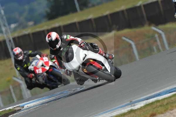 Motorcycle action photographs;donington;donington park leicestershire;donington photographs;event digital images;eventdigitalimages;no limits trackday;peter wileman photography;trackday;trackday digital images;trackday photos