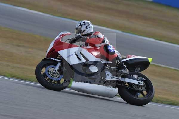 Motorcycle action photographs;donington;donington park leicestershire;donington photographs;event digital images;eventdigitalimages;no limits trackday;peter wileman photography;trackday;trackday digital images;trackday photos