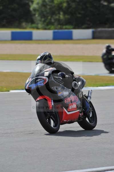 Motorcycle action photographs;donington;donington park leicestershire;donington photographs;event digital images;eventdigitalimages;no limits trackday;peter wileman photography;trackday;trackday digital images;trackday photos