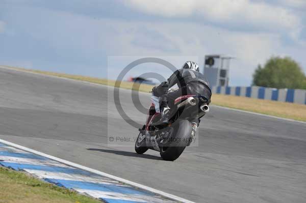 Motorcycle action photographs;donington;donington park leicestershire;donington photographs;event digital images;eventdigitalimages;no limits trackday;peter wileman photography;trackday;trackday digital images;trackday photos