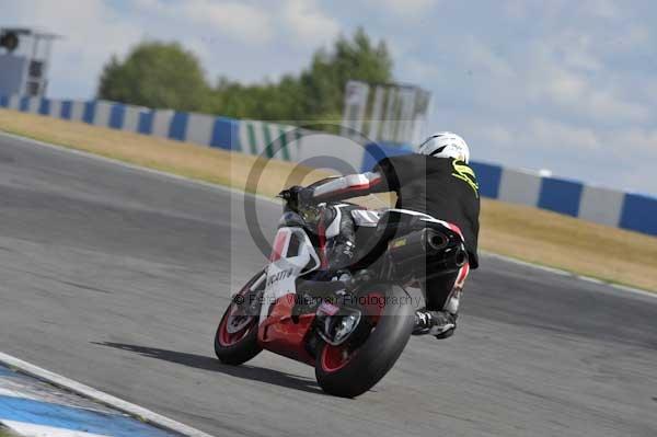 Motorcycle action photographs;donington;donington park leicestershire;donington photographs;event digital images;eventdigitalimages;no limits trackday;peter wileman photography;trackday;trackday digital images;trackday photos