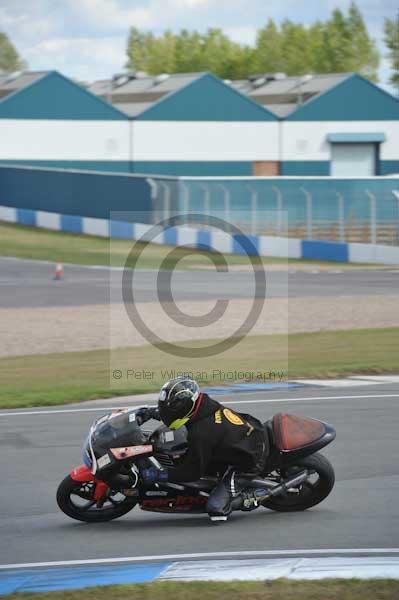 Motorcycle action photographs;donington;donington park leicestershire;donington photographs;event digital images;eventdigitalimages;no limits trackday;peter wileman photography;trackday;trackday digital images;trackday photos