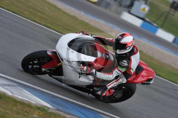 Motorcycle action photographs;donington;donington park leicestershire;donington photographs;event digital images;eventdigitalimages;no limits trackday;peter wileman photography;trackday;trackday digital images;trackday photos