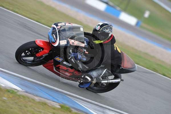 Motorcycle action photographs;donington;donington park leicestershire;donington photographs;event digital images;eventdigitalimages;no limits trackday;peter wileman photography;trackday;trackday digital images;trackday photos