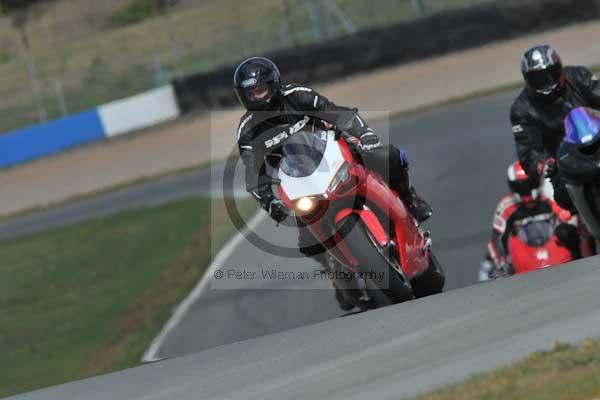 Motorcycle action photographs;donington;donington park leicestershire;donington photographs;event digital images;eventdigitalimages;no limits trackday;peter wileman photography;trackday;trackday digital images;trackday photos