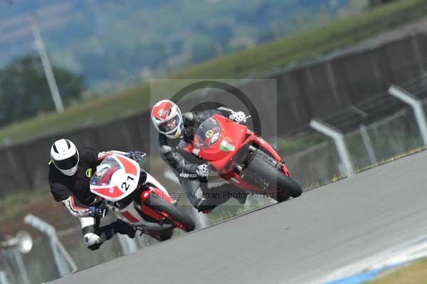 Motorcycle action photographs;donington;donington park leicestershire;donington photographs;event digital images;eventdigitalimages;no limits trackday;peter wileman photography;trackday;trackday digital images;trackday photos