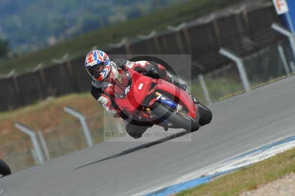 Motorcycle action photographs;donington;donington park leicestershire;donington photographs;event digital images;eventdigitalimages;no limits trackday;peter wileman photography;trackday;trackday digital images;trackday photos