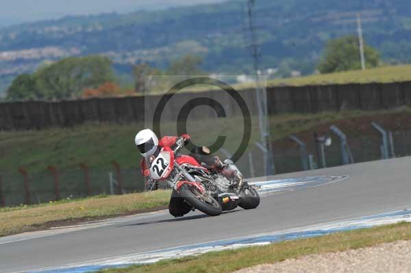 Motorcycle action photographs;donington;donington park leicestershire;donington photographs;event digital images;eventdigitalimages;no limits trackday;peter wileman photography;trackday;trackday digital images;trackday photos