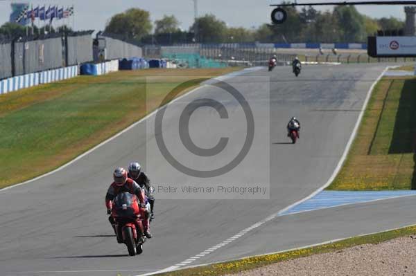 Motorcycle action photographs;donington;donington park leicestershire;donington photographs;event digital images;eventdigitalimages;no limits trackday;peter wileman photography;trackday;trackday digital images;trackday photos