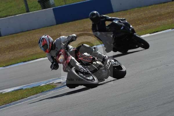 Motorcycle action photographs;donington;donington park leicestershire;donington photographs;event digital images;eventdigitalimages;no limits trackday;peter wileman photography;trackday;trackday digital images;trackday photos