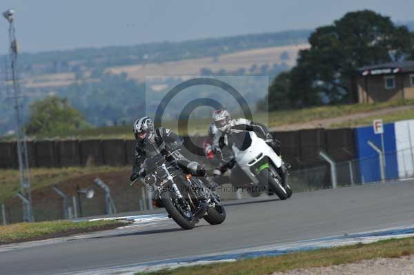 Motorcycle action photographs;donington;donington park leicestershire;donington photographs;event digital images;eventdigitalimages;no limits trackday;peter wileman photography;trackday;trackday digital images;trackday photos