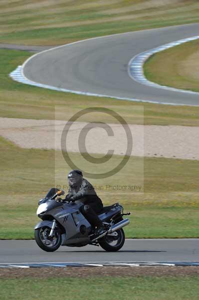 Motorcycle action photographs;donington;donington park leicestershire;donington photographs;event digital images;eventdigitalimages;no limits trackday;peter wileman photography;trackday;trackday digital images;trackday photos