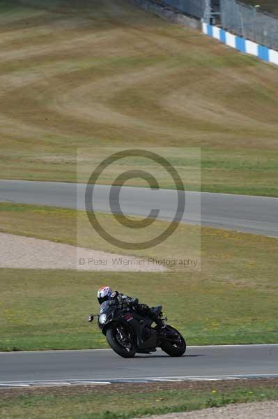 Motorcycle action photographs;donington;donington park leicestershire;donington photographs;event digital images;eventdigitalimages;no limits trackday;peter wileman photography;trackday;trackday digital images;trackday photos