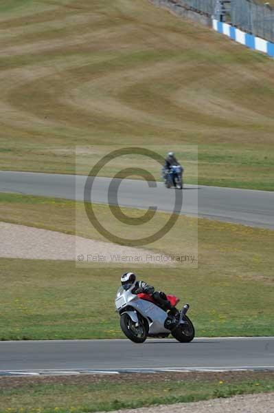 Motorcycle action photographs;donington;donington park leicestershire;donington photographs;event digital images;eventdigitalimages;no limits trackday;peter wileman photography;trackday;trackday digital images;trackday photos