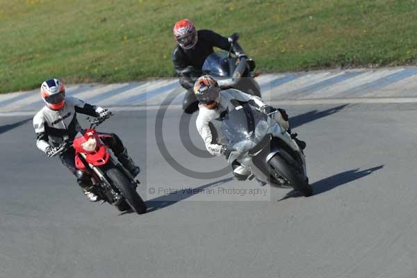 Motorcycle action photographs;donington;donington park leicestershire;donington photographs;event digital images;eventdigitalimages;no limits trackday;peter wileman photography;trackday;trackday digital images;trackday photos