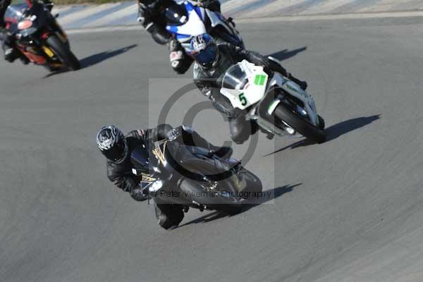 Motorcycle action photographs;donington;donington park leicestershire;donington photographs;event digital images;eventdigitalimages;no limits trackday;peter wileman photography;trackday;trackday digital images;trackday photos