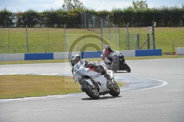 Motorcycle action photographs;donington;donington park leicestershire;donington photographs;event digital images;eventdigitalimages;no limits trackday;peter wileman photography;trackday;trackday digital images;trackday photos