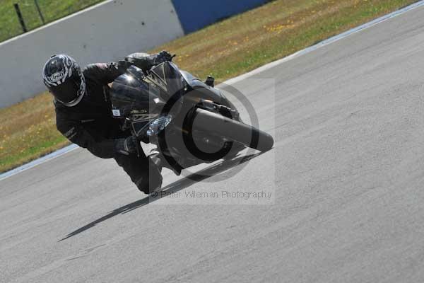 Motorcycle action photographs;donington;donington park leicestershire;donington photographs;event digital images;eventdigitalimages;no limits trackday;peter wileman photography;trackday;trackday digital images;trackday photos