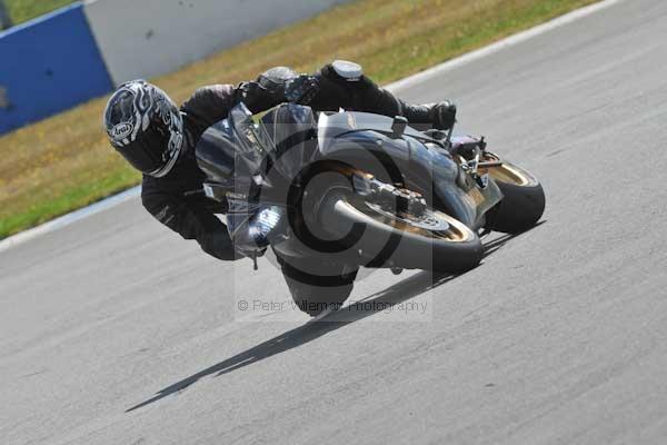 Motorcycle action photographs;donington;donington park leicestershire;donington photographs;event digital images;eventdigitalimages;no limits trackday;peter wileman photography;trackday;trackday digital images;trackday photos