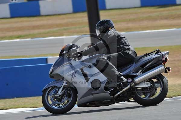 Motorcycle action photographs;donington;donington park leicestershire;donington photographs;event digital images;eventdigitalimages;no limits trackday;peter wileman photography;trackday;trackday digital images;trackday photos