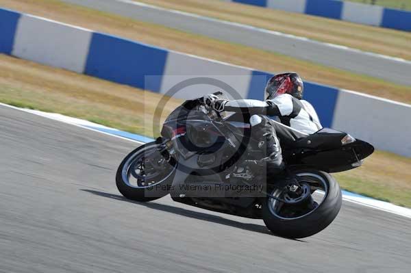 Motorcycle action photographs;donington;donington park leicestershire;donington photographs;event digital images;eventdigitalimages;no limits trackday;peter wileman photography;trackday;trackday digital images;trackday photos