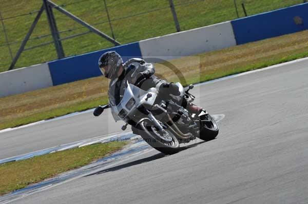 Motorcycle action photographs;donington;donington park leicestershire;donington photographs;event digital images;eventdigitalimages;no limits trackday;peter wileman photography;trackday;trackday digital images;trackday photos