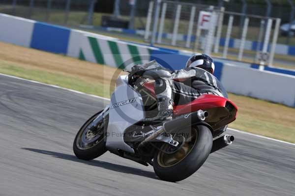 Motorcycle action photographs;donington;donington park leicestershire;donington photographs;event digital images;eventdigitalimages;no limits trackday;peter wileman photography;trackday;trackday digital images;trackday photos