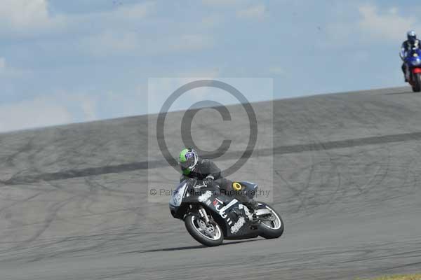 Motorcycle action photographs;donington;donington park leicestershire;donington photographs;event digital images;eventdigitalimages;no limits trackday;peter wileman photography;trackday;trackday digital images;trackday photos