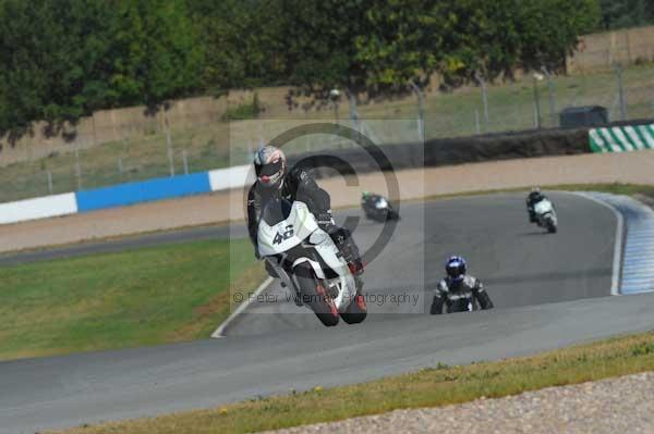 Motorcycle action photographs;donington;donington park leicestershire;donington photographs;event digital images;eventdigitalimages;no limits trackday;peter wileman photography;trackday;trackday digital images;trackday photos