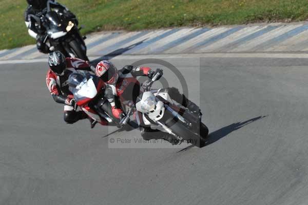 Motorcycle action photographs;donington;donington park leicestershire;donington photographs;event digital images;eventdigitalimages;no limits trackday;peter wileman photography;trackday;trackday digital images;trackday photos