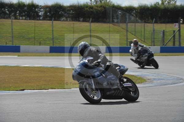 Motorcycle action photographs;donington;donington park leicestershire;donington photographs;event digital images;eventdigitalimages;no limits trackday;peter wileman photography;trackday;trackday digital images;trackday photos