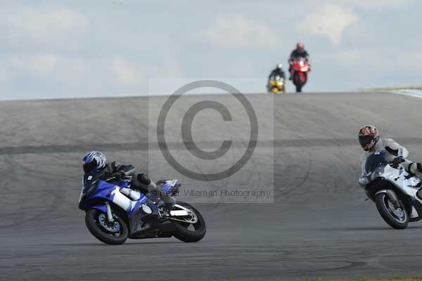 Motorcycle action photographs;donington;donington park leicestershire;donington photographs;event digital images;eventdigitalimages;no limits trackday;peter wileman photography;trackday;trackday digital images;trackday photos