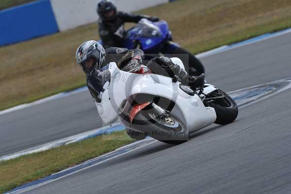 Motorcycle action photographs;donington;donington park leicestershire;donington photographs;event digital images;eventdigitalimages;no limits trackday;peter wileman photography;trackday;trackday digital images;trackday photos