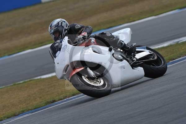 Motorcycle action photographs;donington;donington park leicestershire;donington photographs;event digital images;eventdigitalimages;no limits trackday;peter wileman photography;trackday;trackday digital images;trackday photos