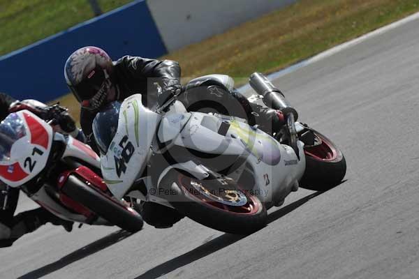 Motorcycle action photographs;donington;donington park leicestershire;donington photographs;event digital images;eventdigitalimages;no limits trackday;peter wileman photography;trackday;trackday digital images;trackday photos