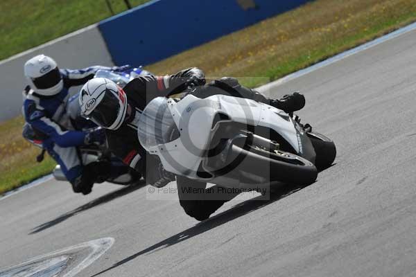 Motorcycle action photographs;donington;donington park leicestershire;donington photographs;event digital images;eventdigitalimages;no limits trackday;peter wileman photography;trackday;trackday digital images;trackday photos