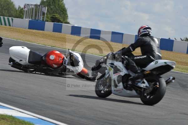 Motorcycle action photographs;donington;donington park leicestershire;donington photographs;event digital images;eventdigitalimages;no limits trackday;peter wileman photography;trackday;trackday digital images;trackday photos