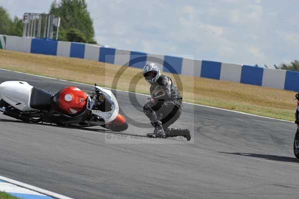 Motorcycle action photographs;donington;donington park leicestershire;donington photographs;event digital images;eventdigitalimages;no limits trackday;peter wileman photography;trackday;trackday digital images;trackday photos