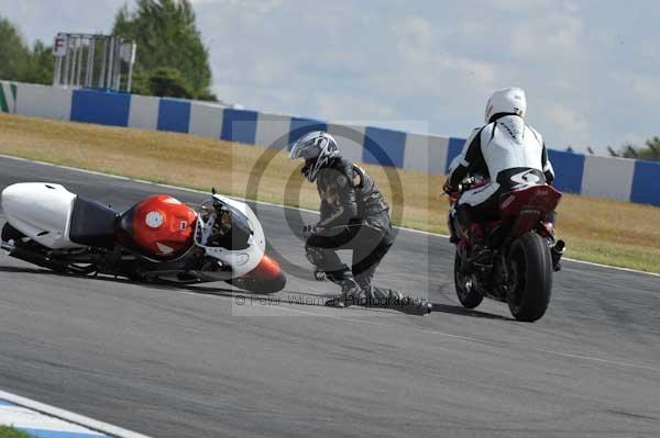 Motorcycle action photographs;donington;donington park leicestershire;donington photographs;event digital images;eventdigitalimages;no limits trackday;peter wileman photography;trackday;trackday digital images;trackday photos