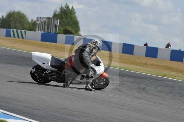 Motorcycle action photographs;donington;donington park leicestershire;donington photographs;event digital images;eventdigitalimages;no limits trackday;peter wileman photography;trackday;trackday digital images;trackday photos